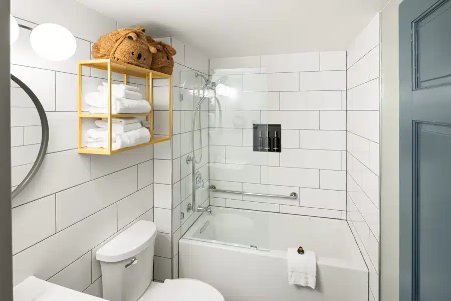 Superior King Room - Alternate Bath