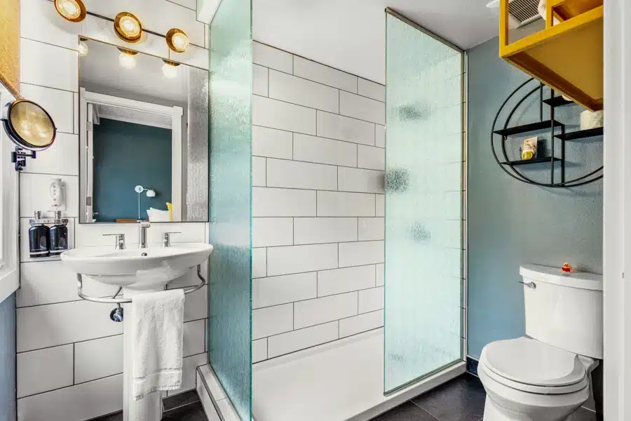 Superior King Room - Shower