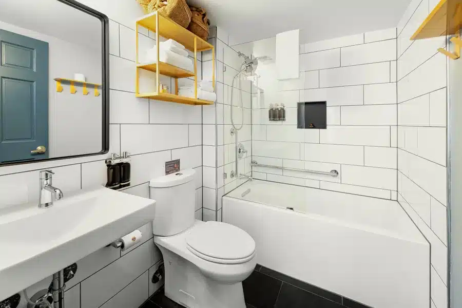 Superior Twin Room - Bathroom